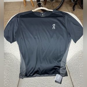 ON-RUNNING PERFORMANCE TEE